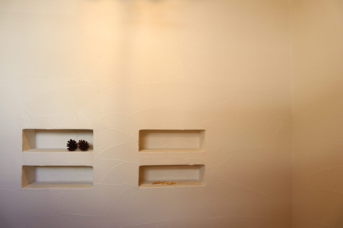 暮らしに遊び心を重ねた、1.5階の平屋